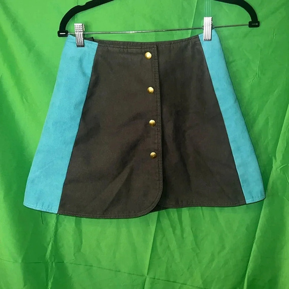 Shown to Scale Skirt size Small - Picture 1 of 4